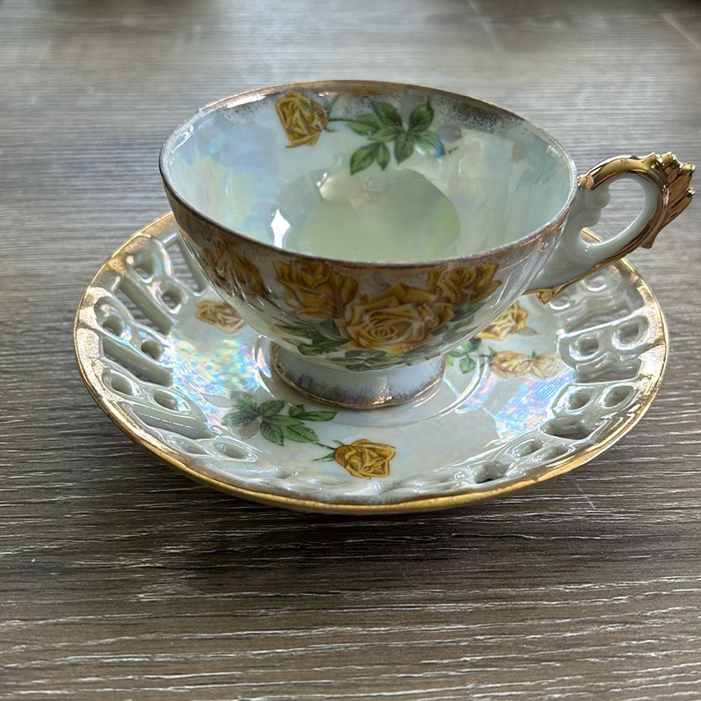 Royal Sealy China Tea Cup and Saucer, yellow roses, Japan 1930’s.